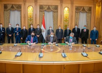 «مرسى»: حريصون على تنفيذ توجيهات الرئيس بتعزيز خطوات تشجيع الاعتماد على الصناعة الوطنية