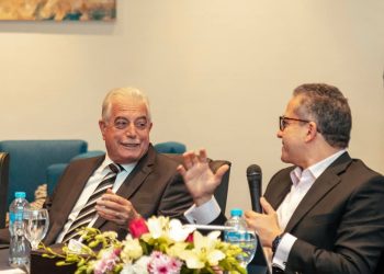 وزير السياحة يناقش استعدادات استضافة مؤتمر COP27 في شرم الشيخ 1