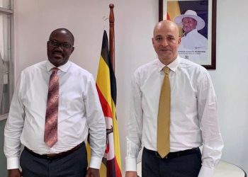 سفير مصر في كمبالا يلتقي السكرتير الدائم لوزارة الخارجية الأوغندية  