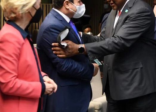 عاجل| السيسي يلتقي مع الرئيس الكيني خلال القمة الاوروبية الافريقية 1
