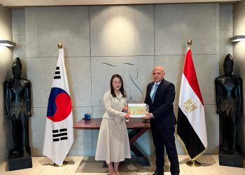 السفير المصري في كوريا الجنوبية يستقبل رئيسة معهد اللغة الهيروغليفية