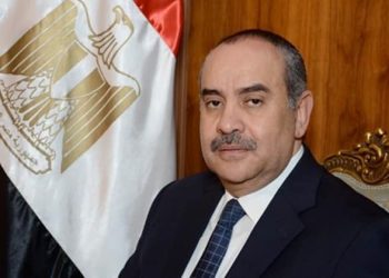 وزير الطيران المدني يشيد بكفاءة الطيارين المصريين 2