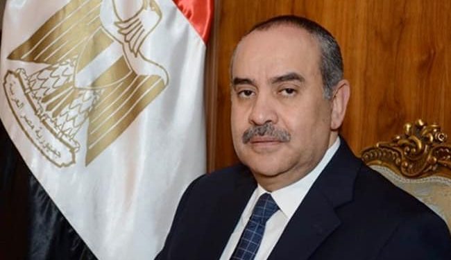 وزير الطيران المدني يشيد بكفاءة الطيارين المصريين 1