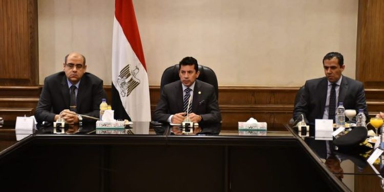 اجتماع وزير الرياضة بشأن مباراة مصر والسنغال