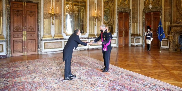 عاجل| سفير مصر المُعين لدى بلجيكا يقدم أوراق اعتماده لجلالة الملك 1