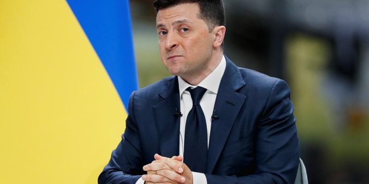 الرئيس الأوكراني يطالب شعبه بالتظاهر ضد روسيا 1