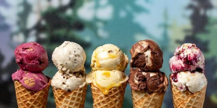لكل من يحب المثلجات.. هل الآيس كريم مفيداً للحلق؟ 1