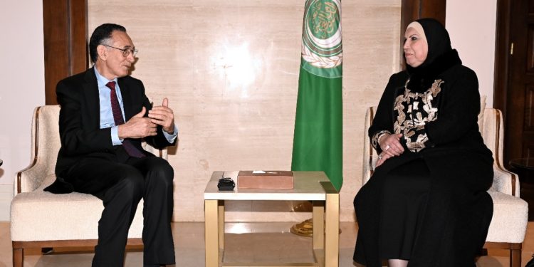 وزيرة التجارة والصناعة تلتقى نظيريها الليبي والاردني لبحث اخر مستجدات الشأن الاقتصادي 1