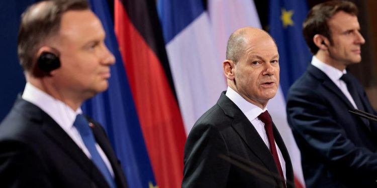 الرئاسة الفرنسية: قادة ألمانيا وفرنسا وبولندا يشددون على دعم سيادة أوكرانيا