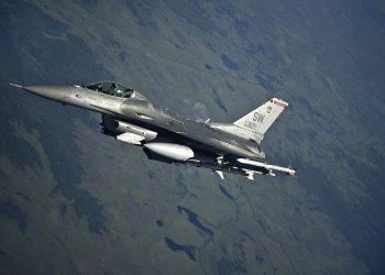 وصول مقاتلات أمريكية من طراز F-22 إلى الإمارات بعد هجمات الحوثيين