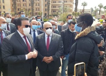 وزير التعليم العالى يتفقد مدن جامعة القاهرة
