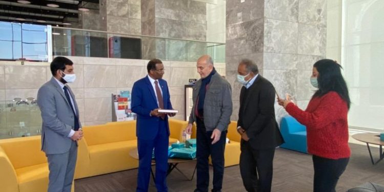 سريلانكا تهدي كتبًا إلى مكتبة العاصمة الإدارية الجديدة