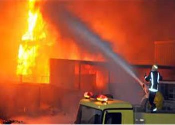 الحماية المدنية تسيطر على حريق هائل بـ 5 منازل ووفاة طفلة بسوهاج 1