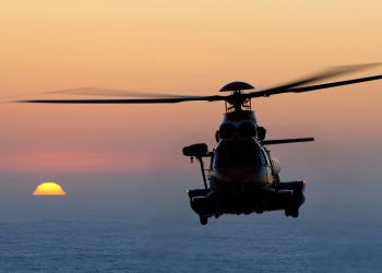 تحطم طائرة «هليكوبتر» قرب أحد شاطئ مزدحم بـ فلوريدا (فيديو) 1