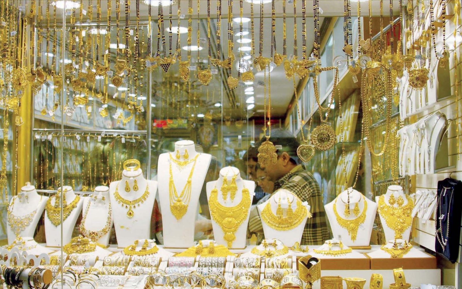 استقرار أسعار الذهب بعد التراجع الأخير في ختام تعاملات اليوم 2