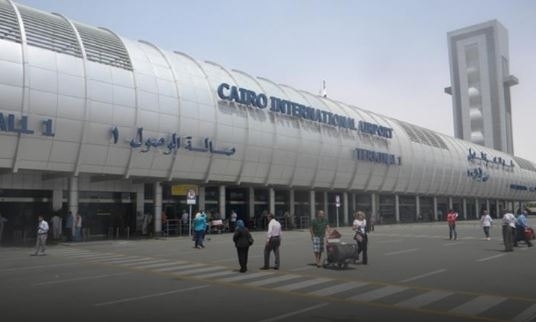 رولكس ثمينة.. الجمارك تُحبط محاولة تهريب شُحنة غير قانونية بـ مطار القاهرة