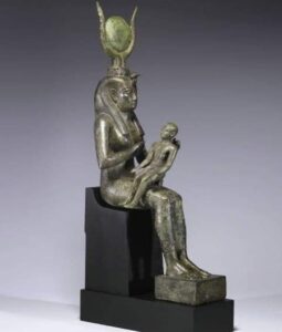  خبير أثري:المصريين القدماء كرموا الأمهات وجعلوا لها عيدا 1