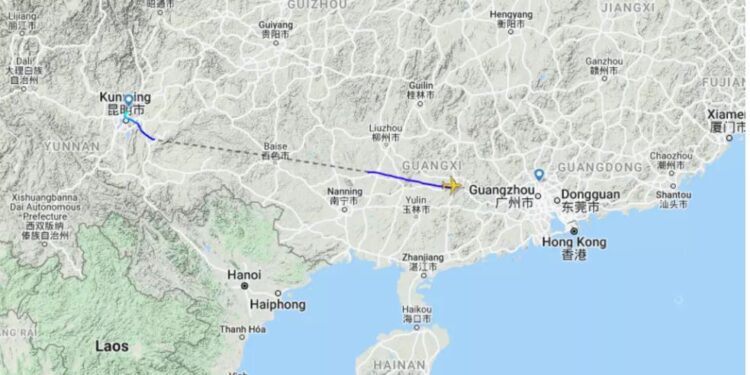 فيديو.. تحطم طائرة جنوب غرب الصين على متنها 133 شخصا 1