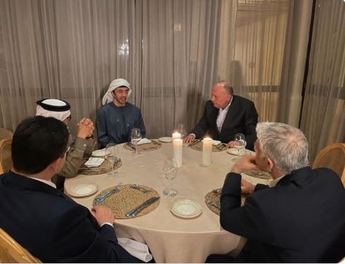 مأدُبة عشاء تجمع وزراء الخارجية المشاركون في قمة النقب بـ إسرائيل