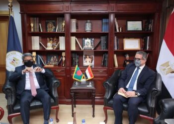 وزير السياحة يلتقي بوفد من بنجلاديش لبحث تعزيز التعاون بين البلدين 1