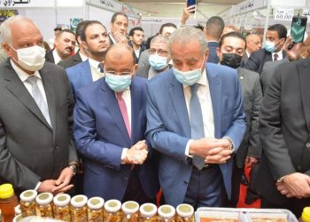 وزيرا التموين و التنمية المحلية ومحافظ الجيزة يفتتحون معرض "أهلًا رمضان" بفيصل 2