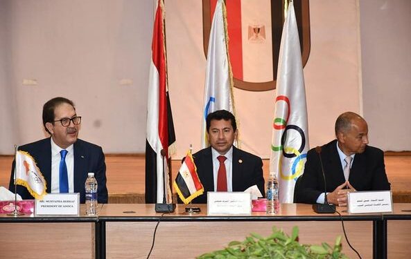 وزير الرياضة يشهد توقيع بروتوكول تعاون بين الاتحاد الدولى للسباحة واتحاد اللجان الأوليمبية الوطنية الإفريقية 1
