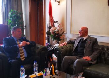 وزير قطاع الأعمال يبحث مع سفير المغرب تعزيز التعاون المشترك