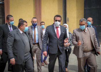 خالد عبد الغفار يتفقد مخازن وورش وزارة الصحة «التموين الطبي» بالعباسية