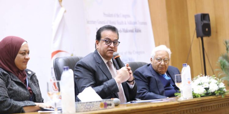 خالد عبدالغفار: القيادة السياسية تولي اهتماماً كبيراً لدعم الصحة النفسية للمواطنين