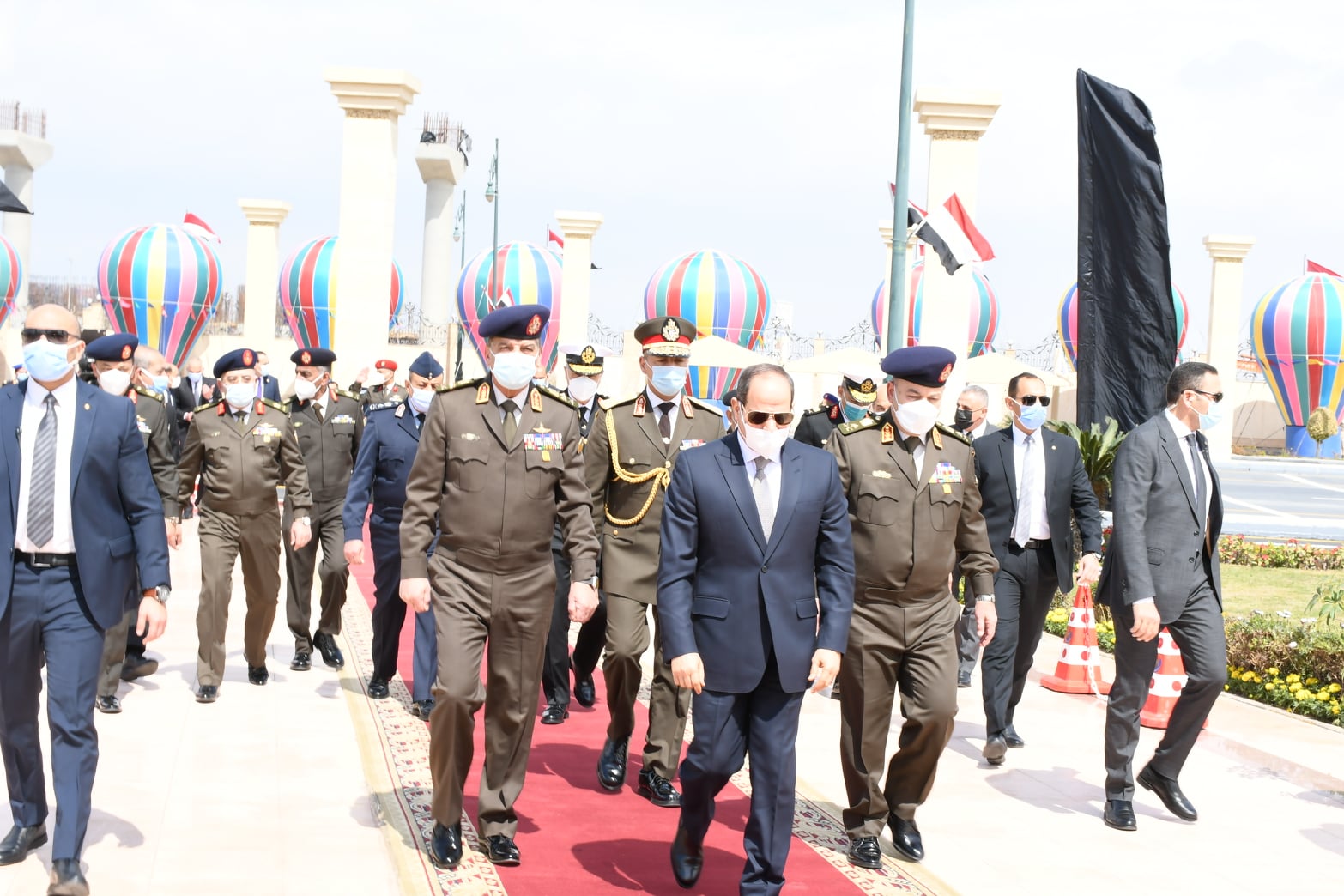 الرئيس السيسي يجتمع مع قادة القوات المسلحة 4