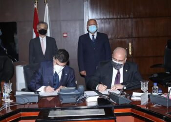 وزير النقل يشهد توقيع مذكره تفاهم بين الشركة المصرية لإدارة المترو وشركة هيتاشي اليابانية 4