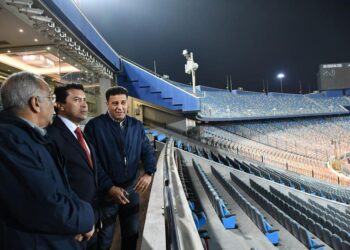 وزير الرياضة يتفقد ستاد القاهرة استعدادًا لـ مباراة مصر والسنغال 4
