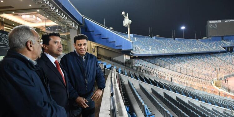 وزير الرياضة يتفقد ستاد القاهرة استعدادًا لـ مباراة مصر والسنغال 1