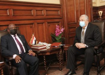 وزير الزراعة يبحث مع سفير زامبيا بالقاهرة سبل التعاون بين البلدين