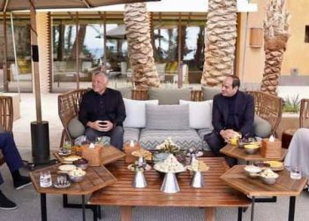 الرئيس السيسي يلتقي ملك الأردن وولي عهد أبوظبي 3