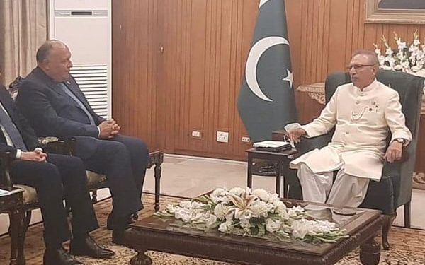 الرئيس الباكستاني يستقبل وزير الخارجية سامح شكري 1