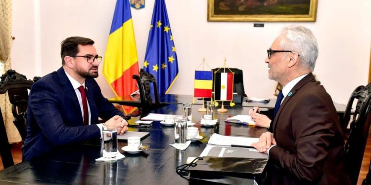 وزير الزراعة والتنمية الريفية الروماني يستقبل السفير المصري في رومانيا 1
