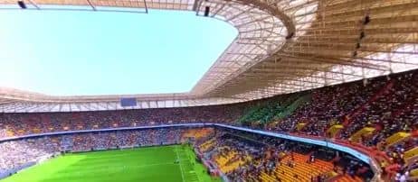 «شاهد».. جماهير السنغال تستعد لمباراة مصر وتملأ مدرجات ديامنياديو 2