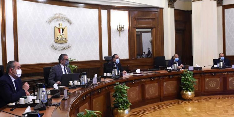 وزير السياحة يُعلن الموافقة على تيسيرات خاصة بـ دخول السائحين إلى مصر 1