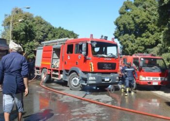 8 سيارات إطفاء للسيطرة على حريق مصنع تنر بكرداسة 1