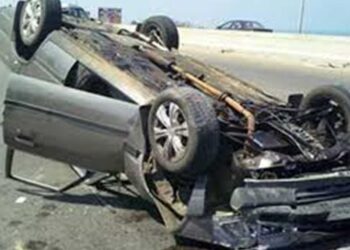 دماء على الطريق.. إصابة 5 أشخاص إثر حادث انقلاب سيارة فى قنا 2