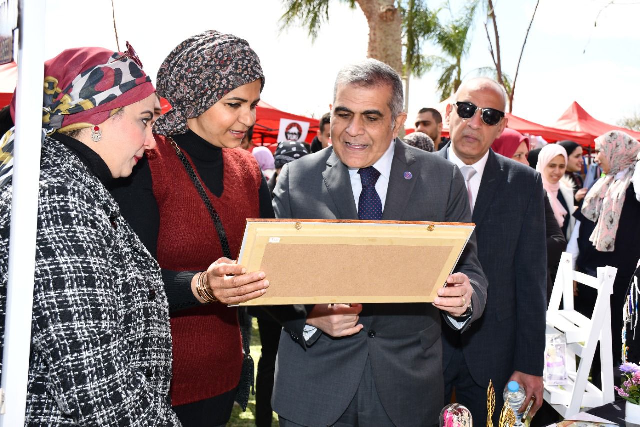رئيس مصر للعلوم والتكنولوجيا يفتتح الملتقى التوظيفى السنوى للجامعة 1