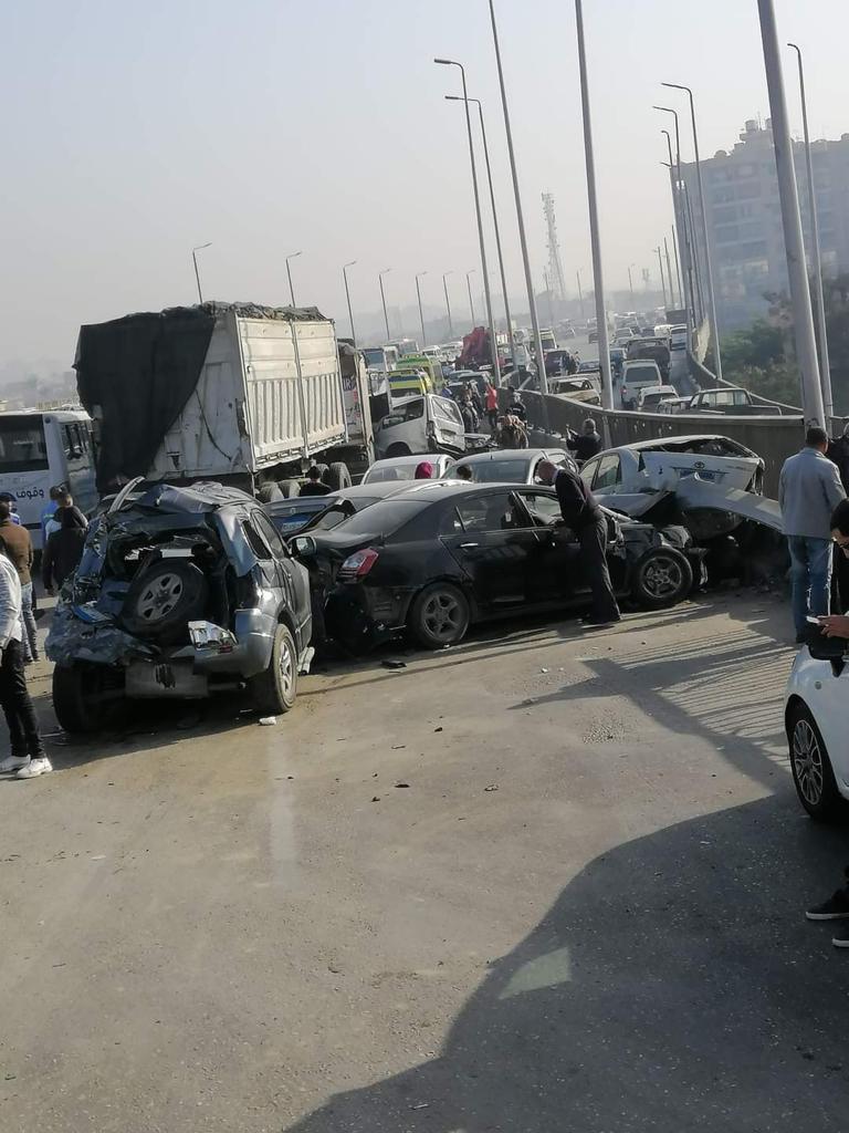 عاجل| إصابة شخص حادث تصادم بين 7 سيارات على الطريق الدائري