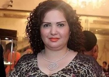 «الحي ابقى من الميت».. بثينة رشوان ترفض توقف عرض مسرحيتها بعد وفاة شقيقتها 1