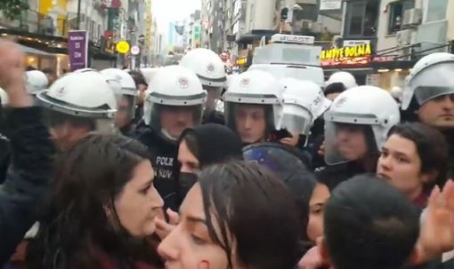 «لن نخاف».. الشرطة التركية تعتدي على النساء بسبب اليوم العالمي للمرأة 3