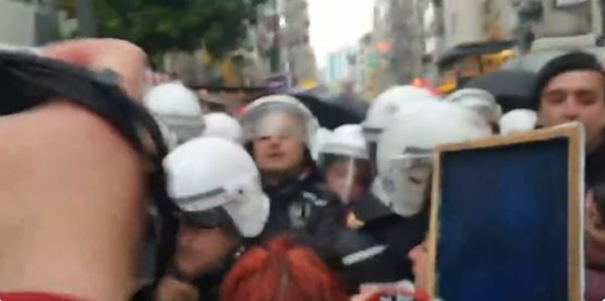 «لن نخاف».. الشرطة التركية تعتدي على النساء بسبب اليوم العالمي للمرأة 2