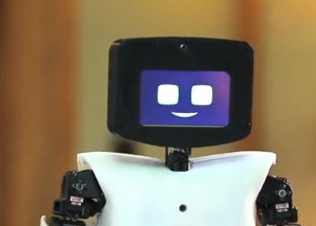 «علم الإنسان ما لم يعلم».. روبوت يعمل مرشدًا سياحيًا وعاملًا في الكافيهات (فيديو) 3