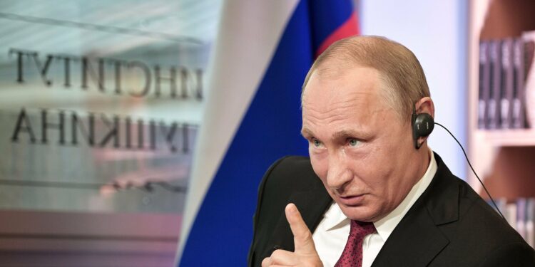«انتقامًا من واشنطن».. روسيا تفرض عقوبات على 398 عضوًا بالكونجرس الامريكي 1