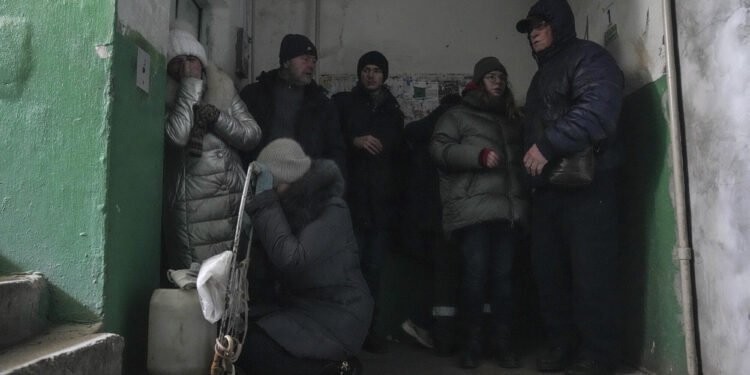 أوكرانيا تعلن الموافقة على فتح 10 ممرات إنسانية اليوم منها ممر من ماريوبول