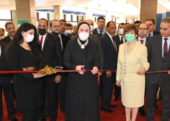 وزيرة التجارة والصناعة تفتتح فعاليات الدورة الـ55 لمعرض القاهرة الدولي 2